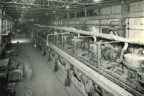 1944年にCowley Hill工場で使われていたツイン研磨機