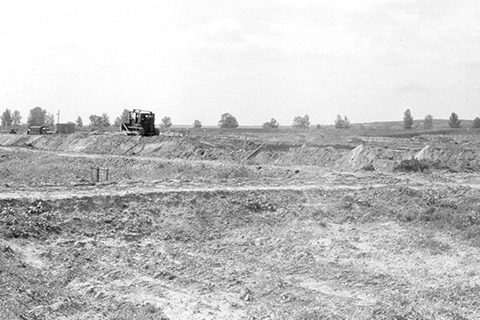 サンドミエシュに初のガラス製造工場を建設（1960年）