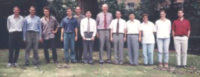 シドニー大学と日本板硝子の研究開発メンバー(1997年)